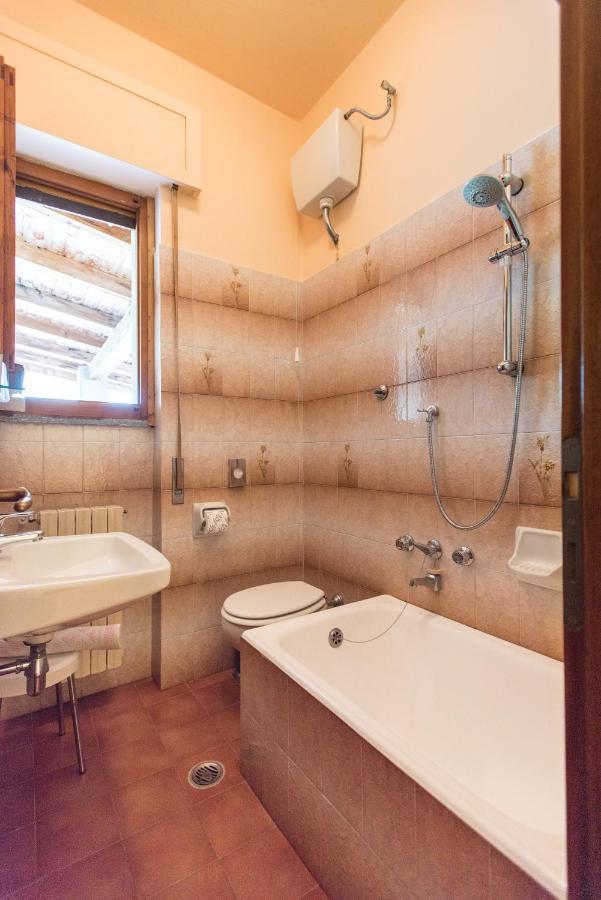 Albergo La Genzianella Miasino 외부 사진
