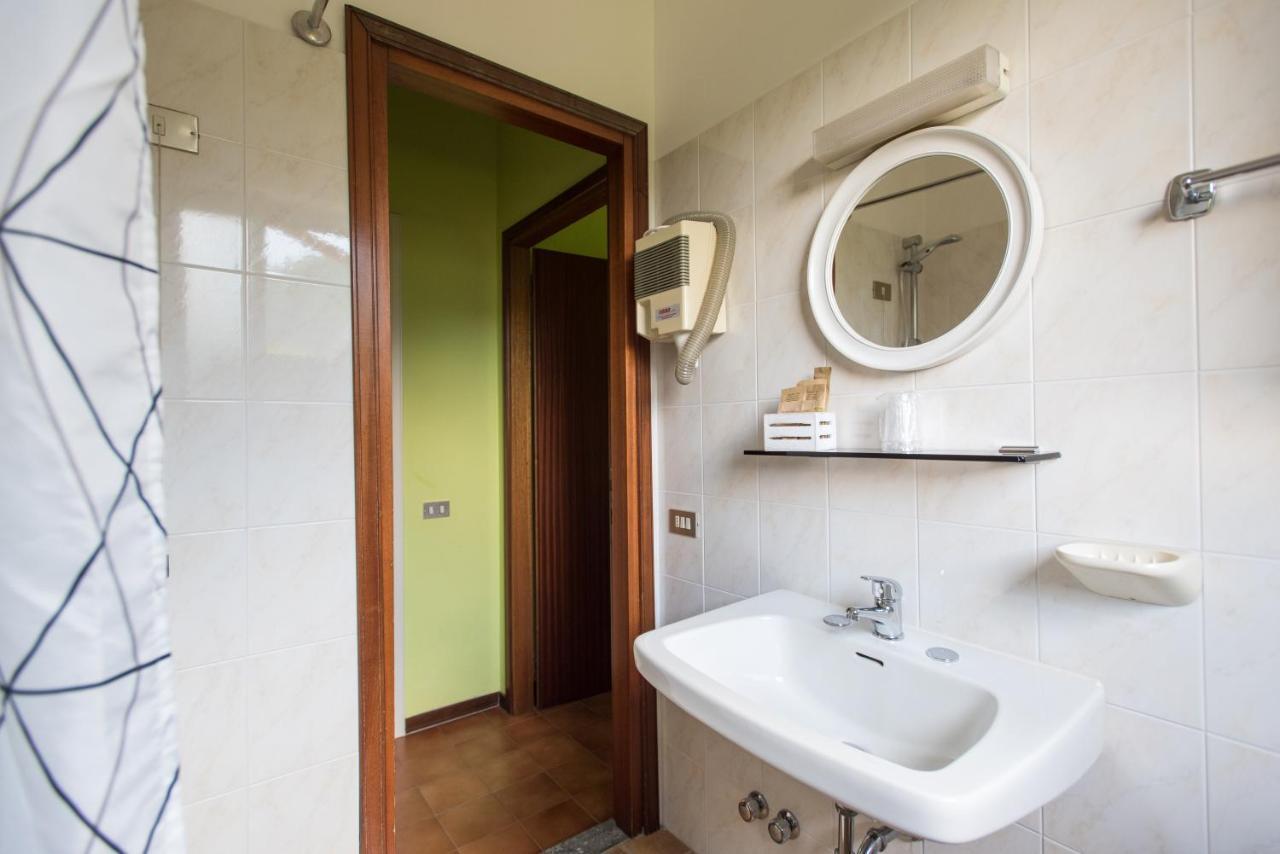 Albergo La Genzianella Miasino 외부 사진