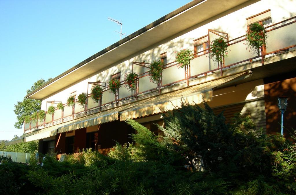 Albergo La Genzianella Miasino 외부 사진